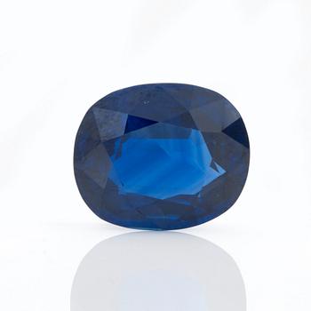 A blue sapphire 6.82 ct.