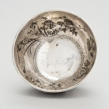 A Chinese export silver bowl, Luen Hing mark, Shanghai, presumably 1920s.