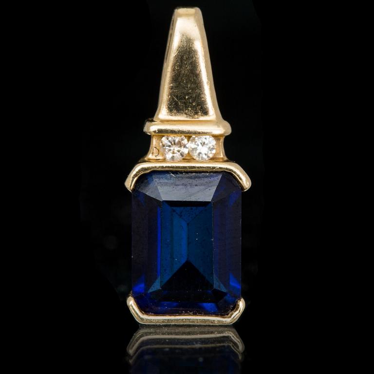 HÄNGE, 10 k guld med safir samt briljantslipade diamanter. Vikt ca 1 g.