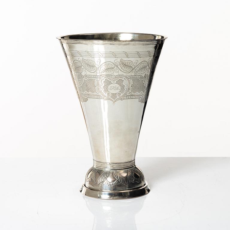 Bägare, silver, sannolikt Söderhamn, stämplad 1837 och 1838.