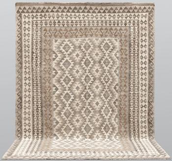 A carpet, Kilim, ca 298 x 204 cm.
