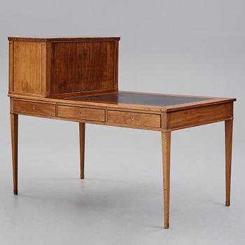 SKRIVBORD MED UPPSATS, Stockholmsarbete 1700-talets slut, Sengustavianskt.
