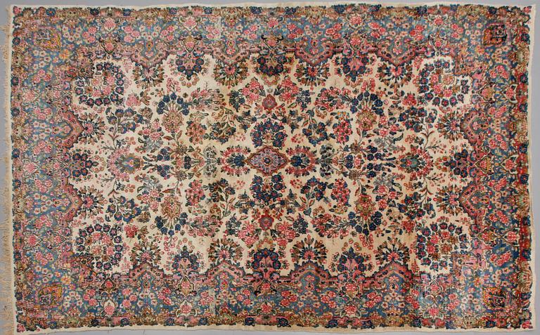 MATTA, Kirman, old, cm 328 x 212 m.