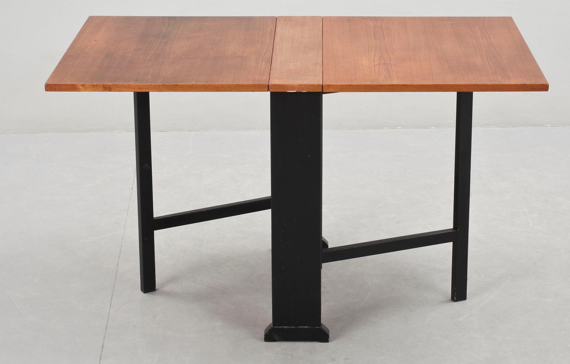 SLAGBORD, "Vapensmeden", Carl Malmsten. Modellen formgiven 1949.