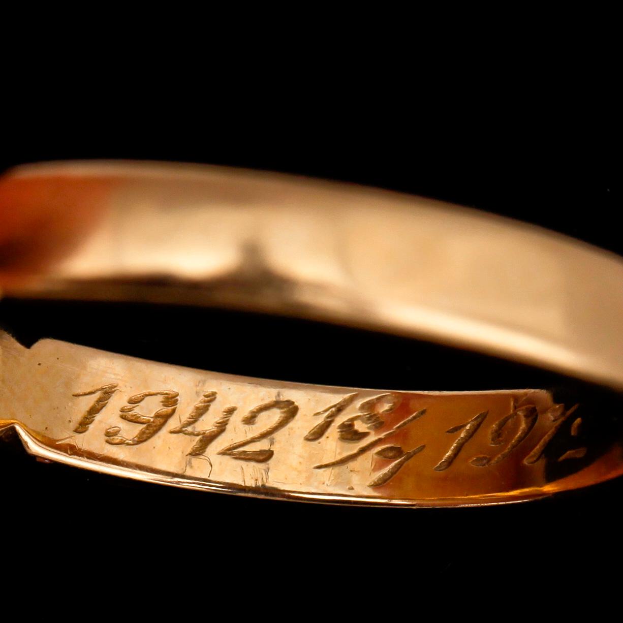 RINGAR, 2 st, 18k guld bla med antikslipade diamanter. Tot.vikt 6g.