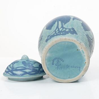 Josef Ekberg, A 'Sgrafitto' lidded creamware urn, Gustavsberg, 1924.