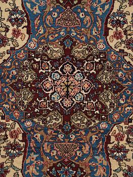 SEMI-ANTIQUE ESFAHAN.
