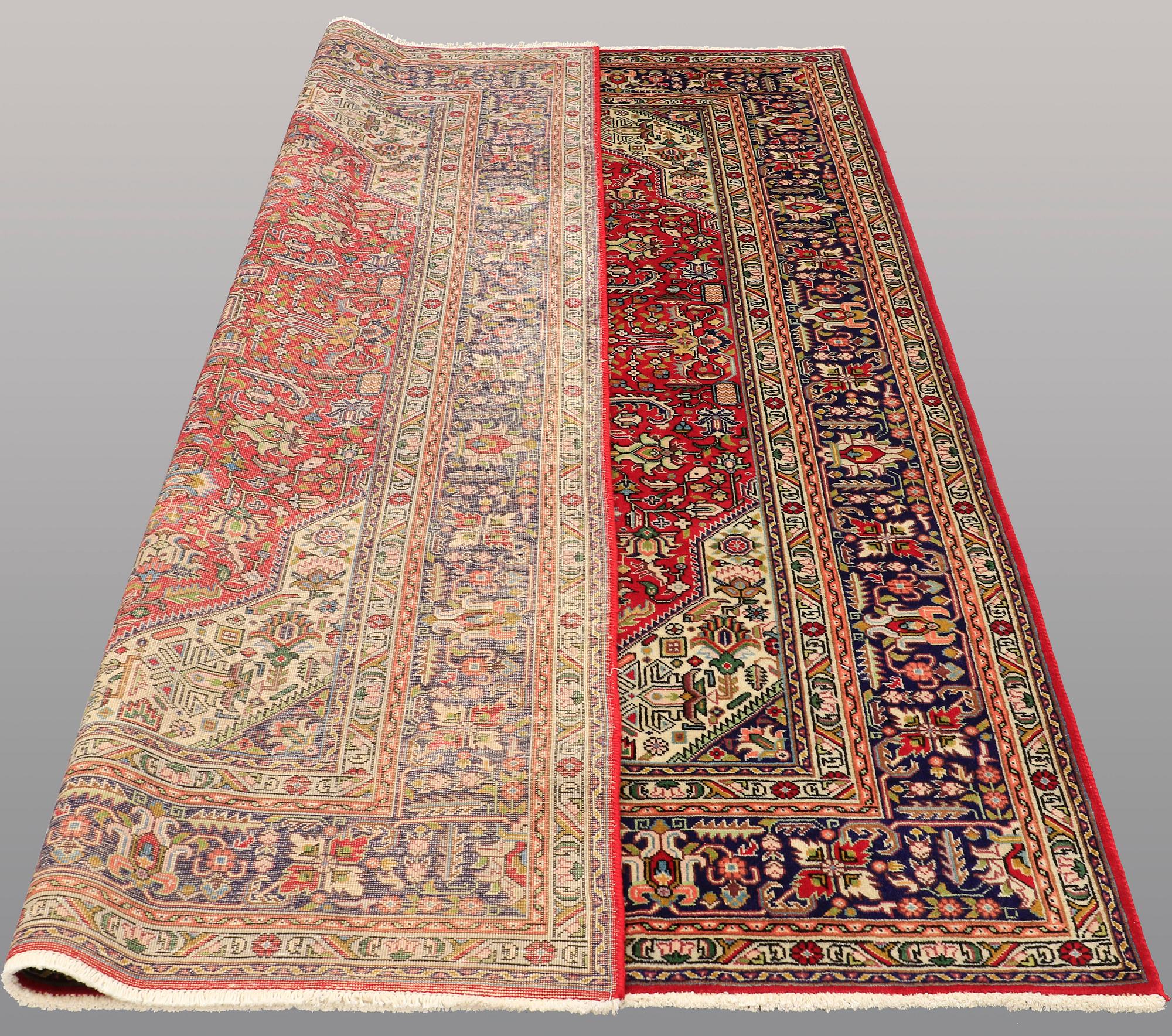MATTA, Täbriz, ca 295 x 207 cm.