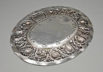 PRESENTERFAT, silver, Jugend, C G Hallberg, Stockholm, 1910. Vikt 558 g.