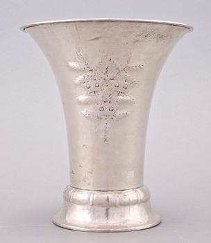 BÄGARE, silver, K. Anderson, Stockholm, 1918. Tot. v. 590 g.