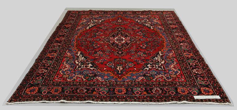 MATTA, Hamadan, ca 325 x 205 cm.