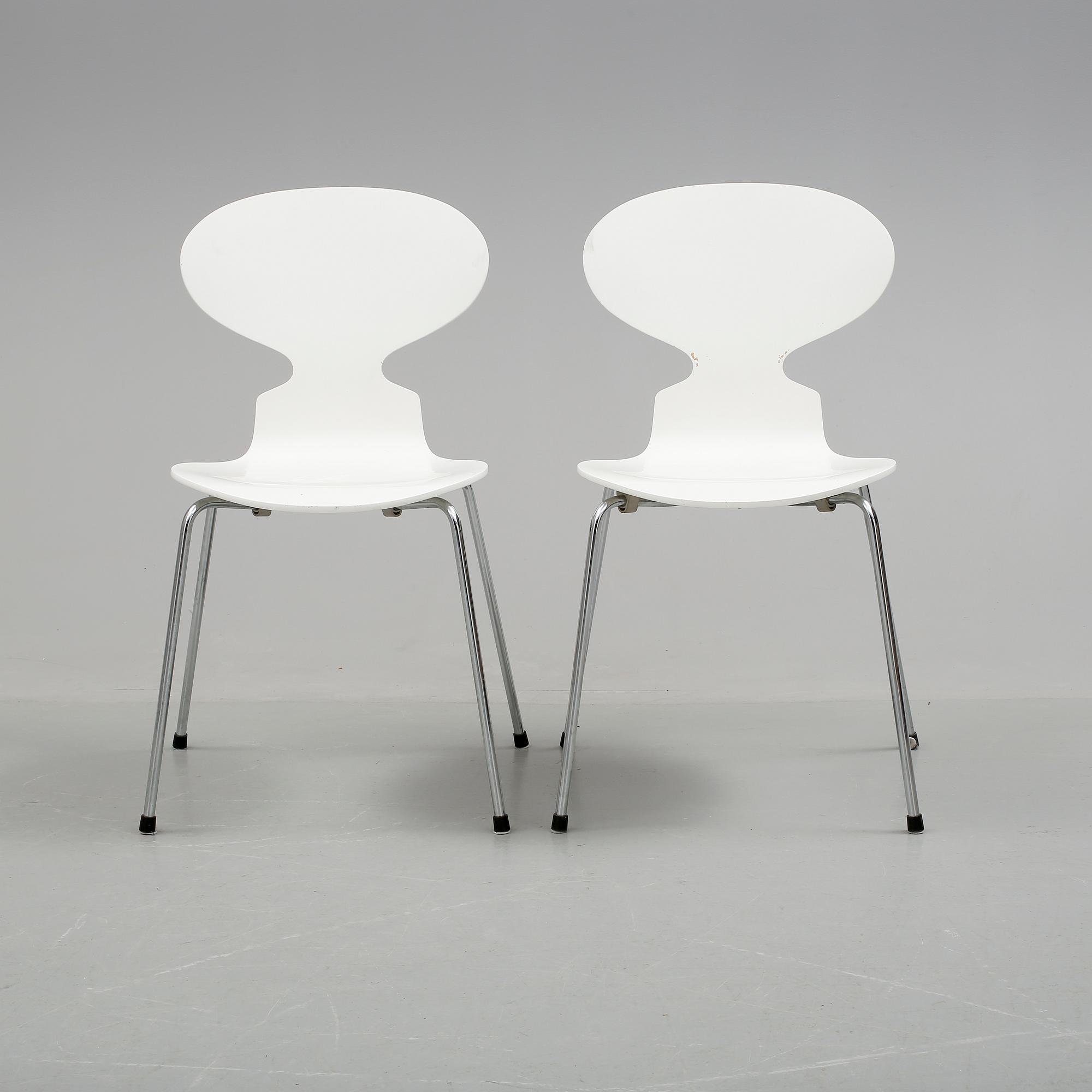 STOLAR, ett par, "Sjuan", Arne Jacobsen, Fritz Hansen, 1998.