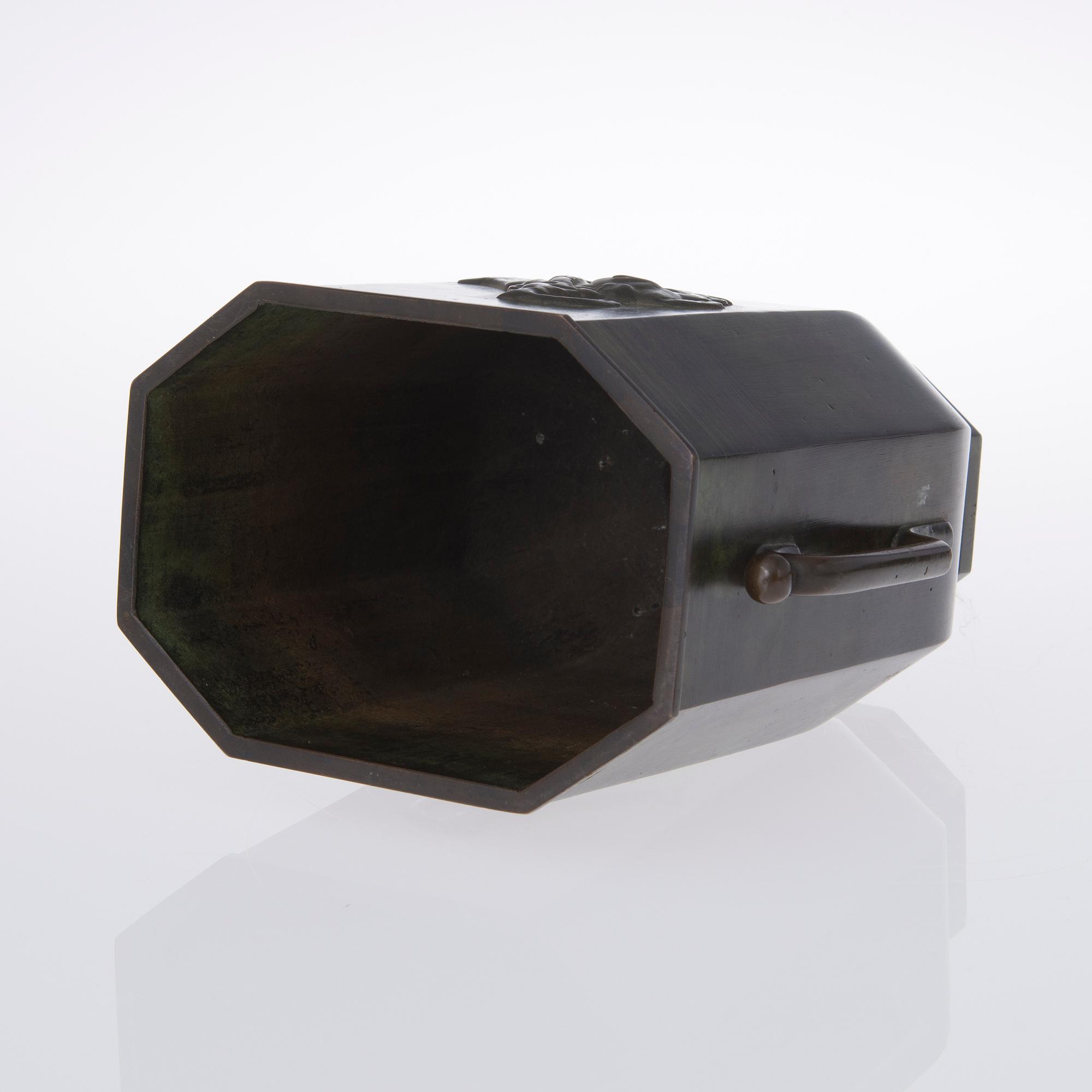 JUST ANDERSEN, MALJAKKO, patinoitua pronssia, GAB, 1930-luku.