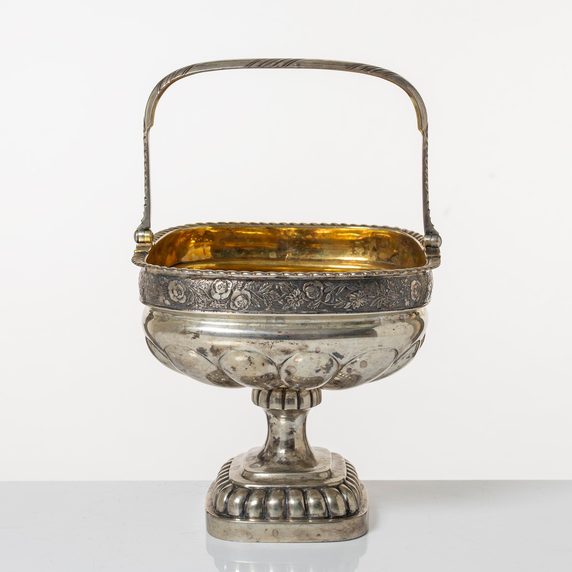 Confectionery bowl and cream jug, low-grade silver, Empire, 19th Century.