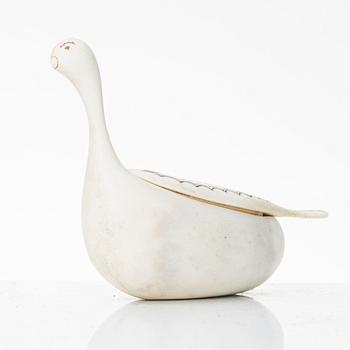 Lars Levi Sunna, box in the shape of a ptarmigan, signed.