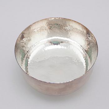 A silver bowl by Ingrid Råström for MEMA, 1988.