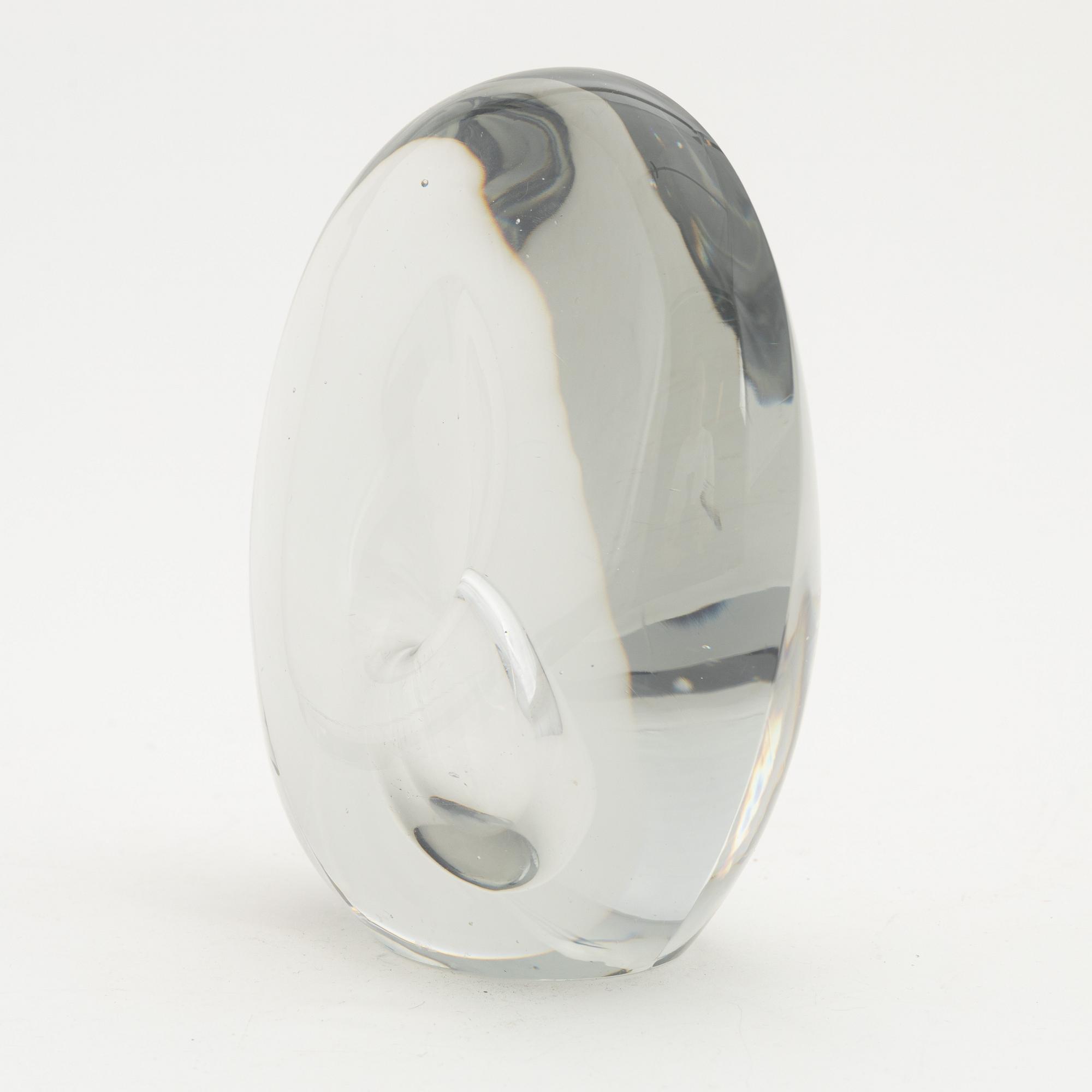 Timo Sarpaneva, a 3567 glass sculpture, 'Sitting bird', Iittala, Finland, singed and dated 1955.