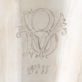 Erik Lemon, bägare, silver, Uppsala, 1761 samt Carl Fredrik Seseman, bägare, silver, Arboga 1814.