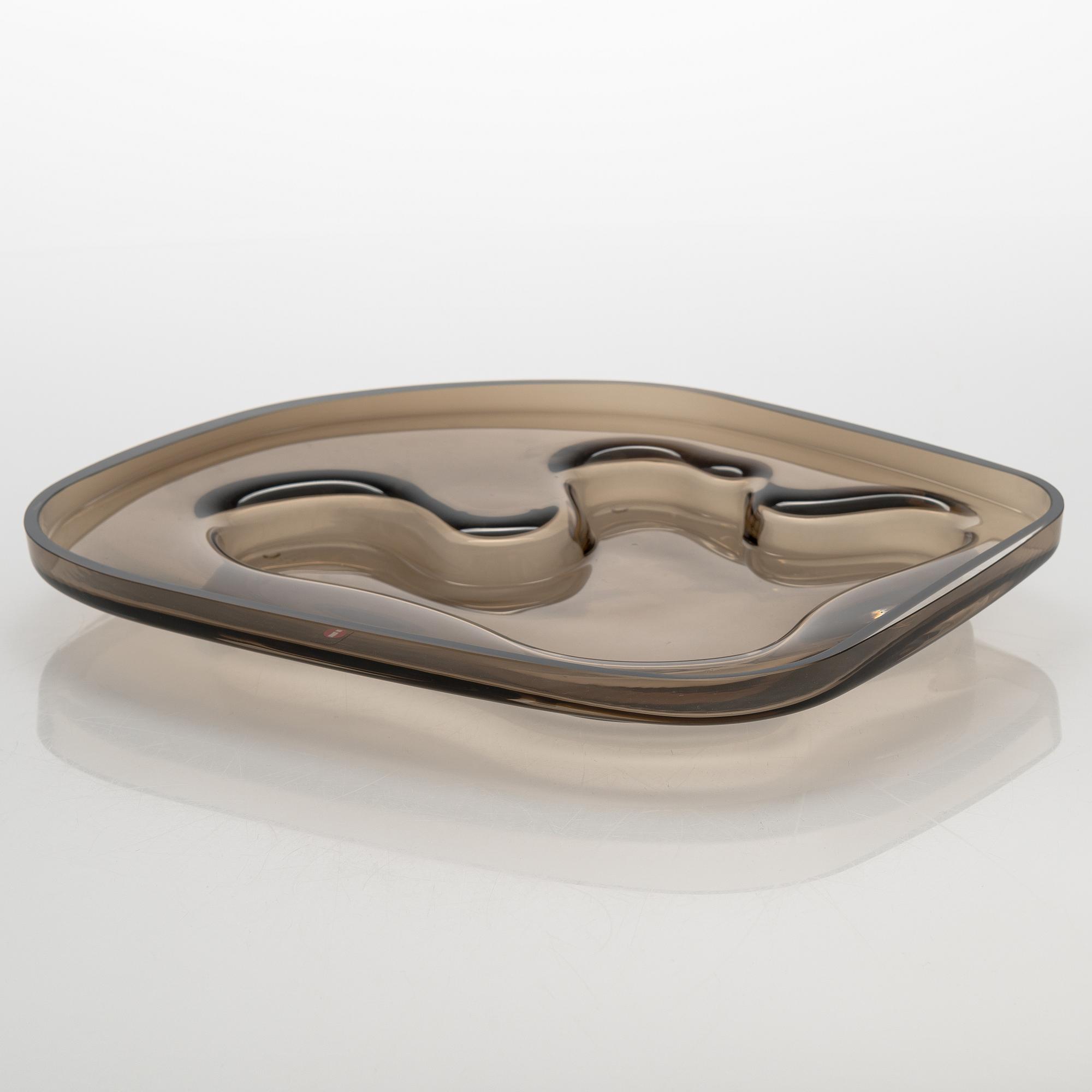 Alvar Aalto, a serving dish signed Alvar Aalto Iittala.