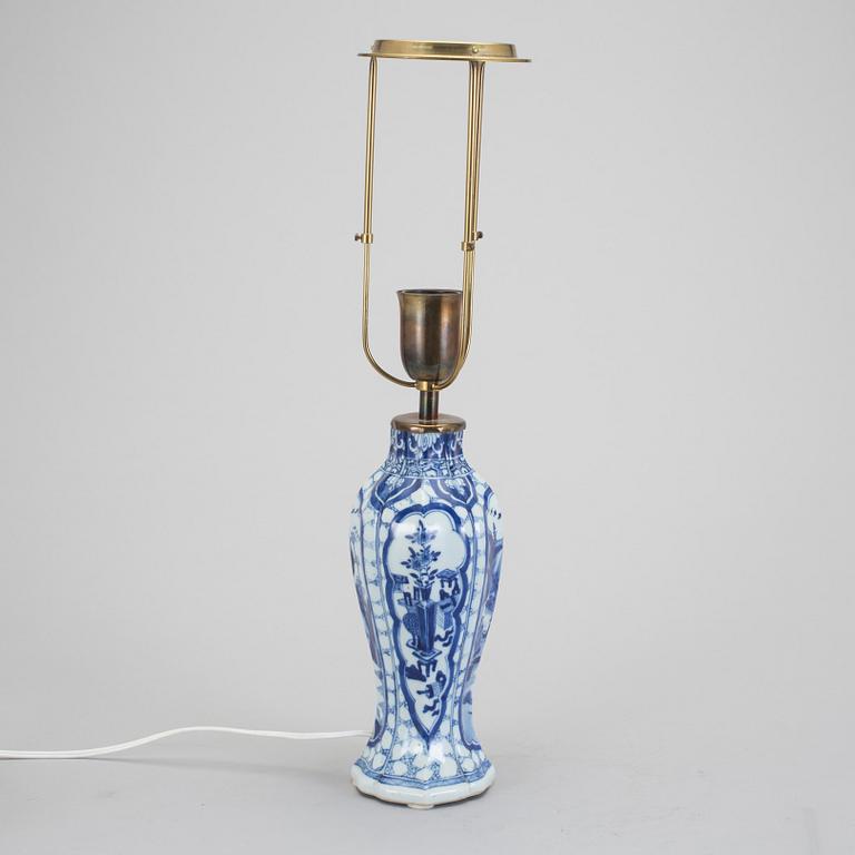 BORDSLAMPA, Porslin, Kina, 1800-tal.