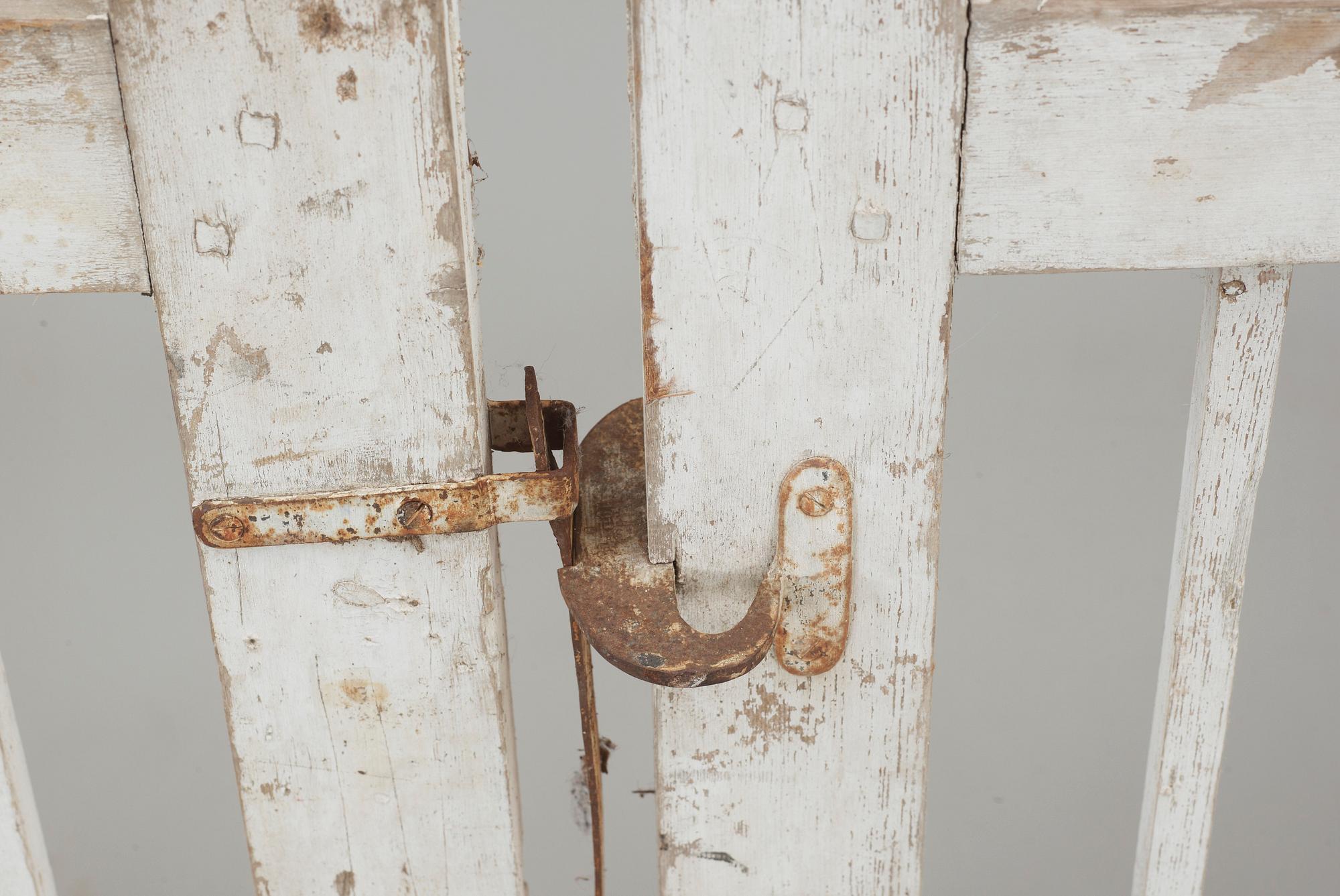 GRINDAR, ett par, 1900-talets början.