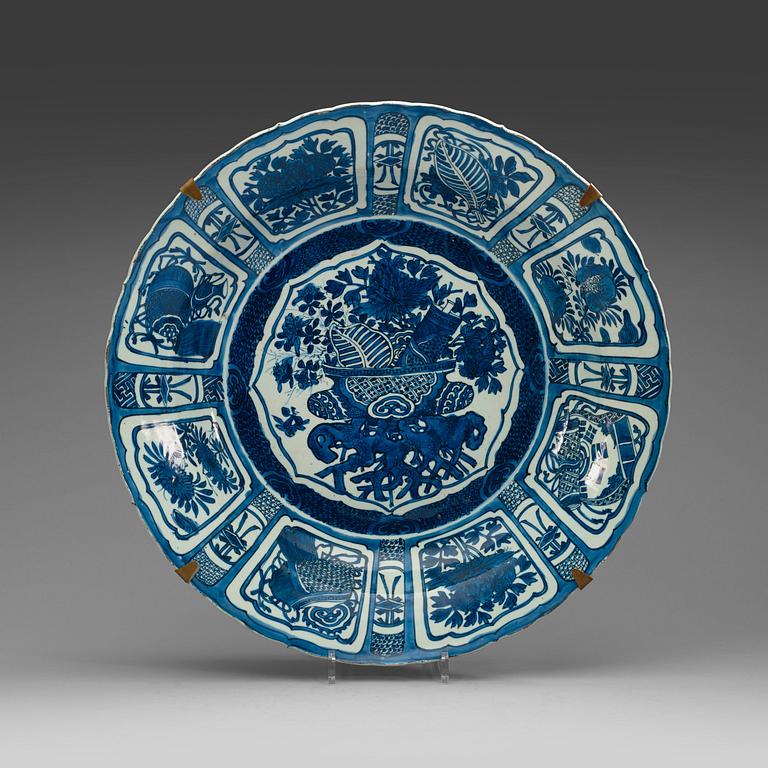 PRAKTFAT, kraakporslin. Ming dynastin, Wanli (1572-1620).