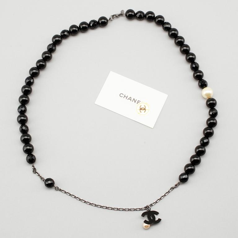 COLLIER, Chanel.