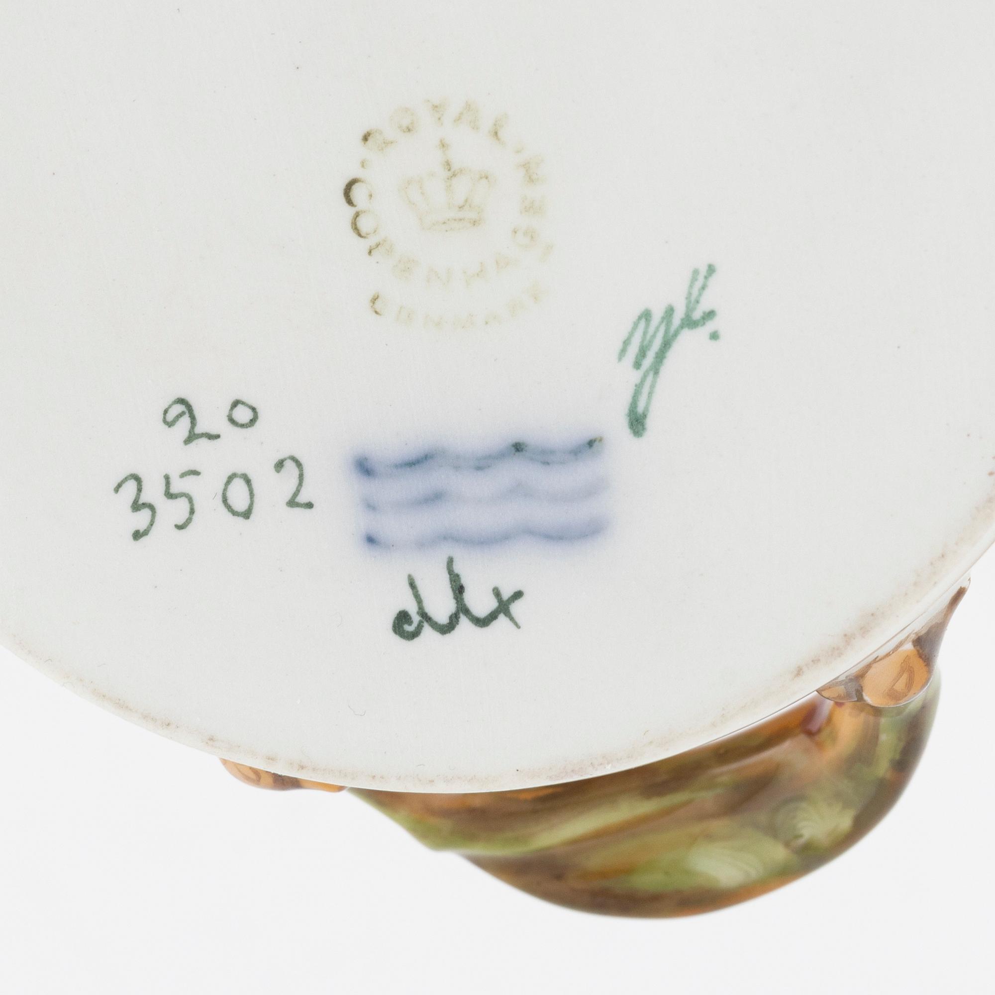 A porcelain lidded box, Royal Copenhagen, 'Flora Danica', Denmark, 1950-1984.