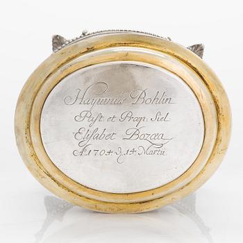 A late 18th-century parcel-gilt silver box, maker's mark of Henrik Frodell, Stockholm 1789.