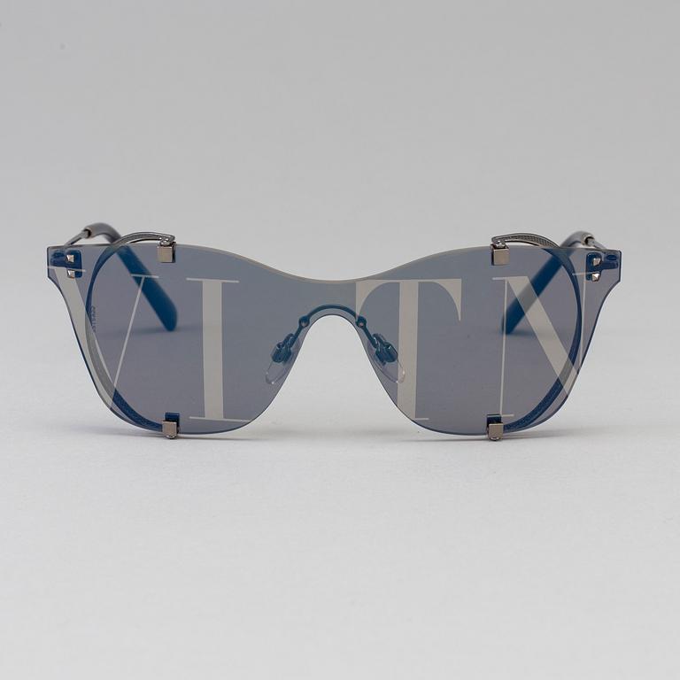 SUNGLASSES, Valentino.