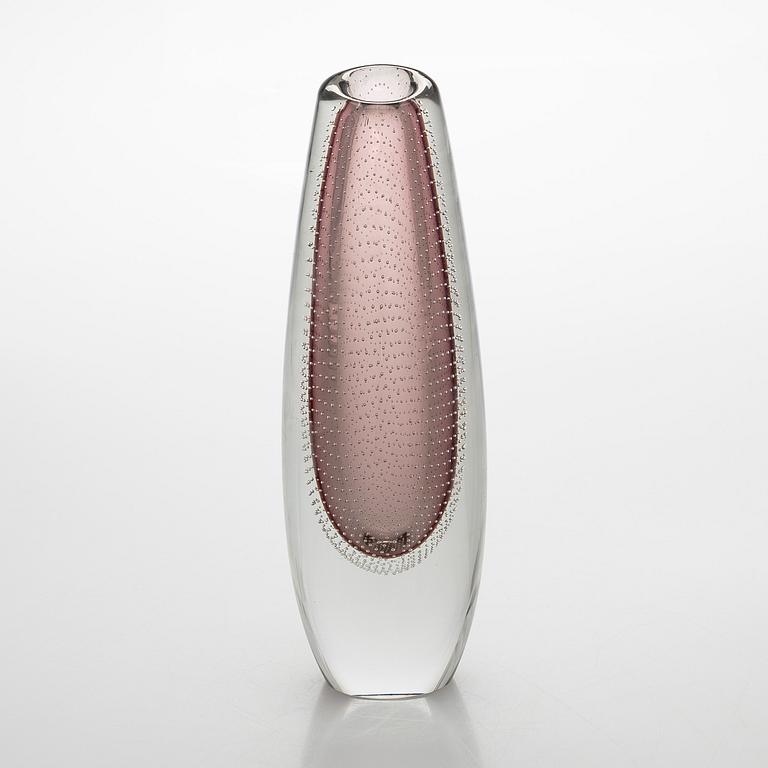 Gunnel Nyman, A glass vase, 'GN 26', signed G. Nyman Nuutajärvi Notsjö.