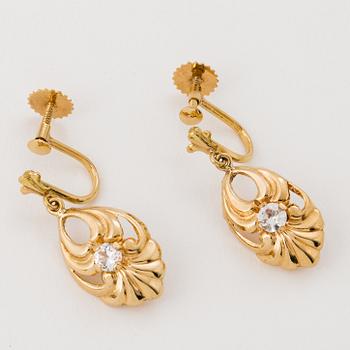 EARRINGS, 18K gold with white stones.