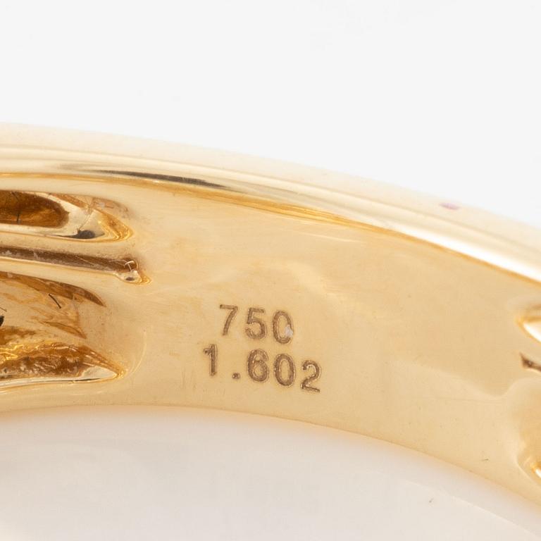 Ring in 18K gold set with a marquise-cut yellow diamond approximately 1.60 ct and brilliant-cut diamonds.