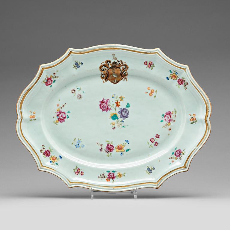 A famille rose armorial serving dish, Qing dynasty, Qianlong (1736-95).