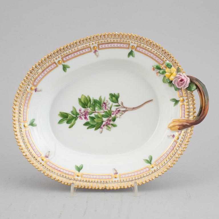 A Royal Copenhagen 'Flora Danica' serving dish, Denmark, 20th Century.