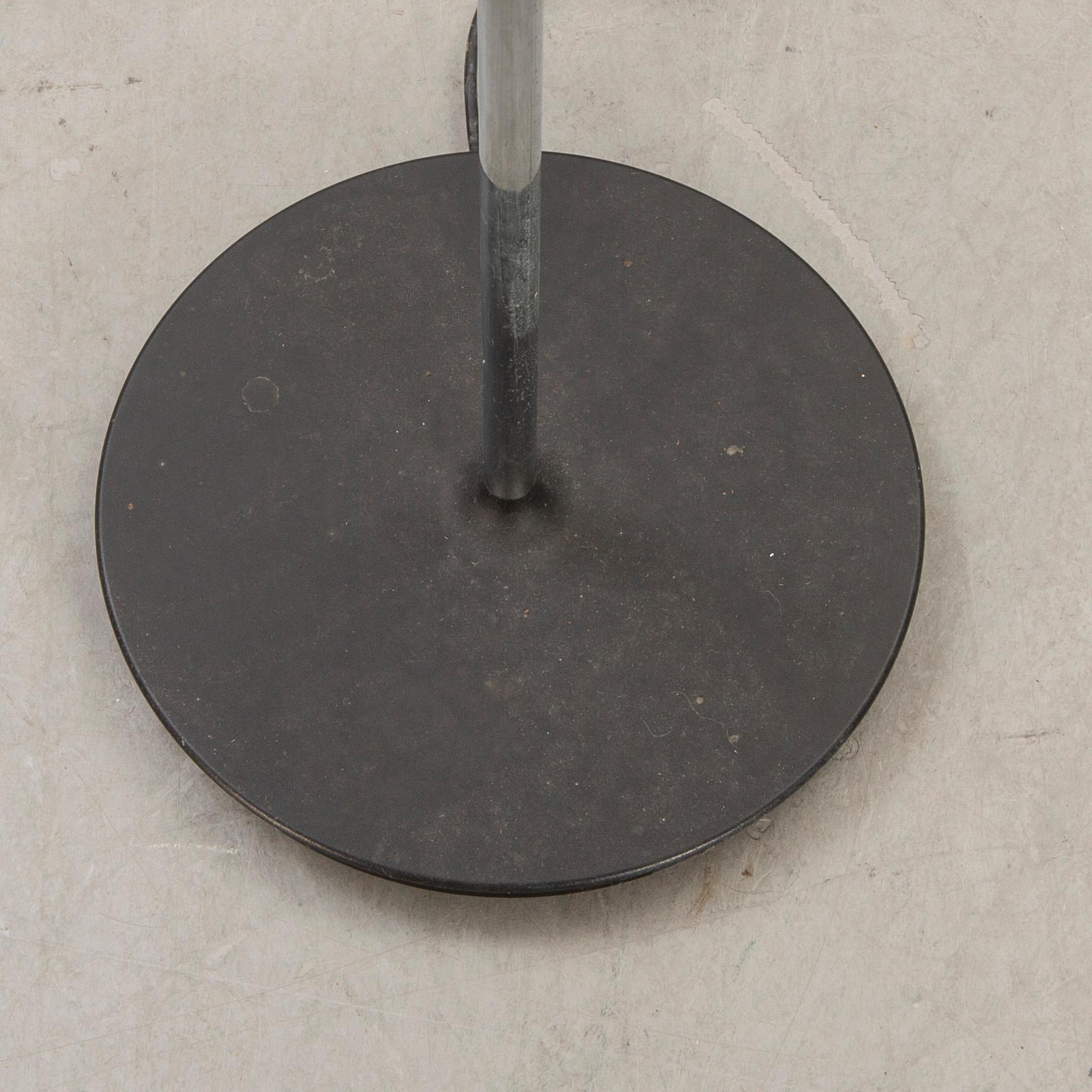 Poul Henningsen, golvlampa, "PH 80", Louis Poulsen, Danmark.