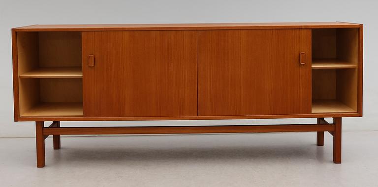 SIDEBOARD, "Arild", Nils Jonsson, Troeds, 1900-talets andra hälft.
