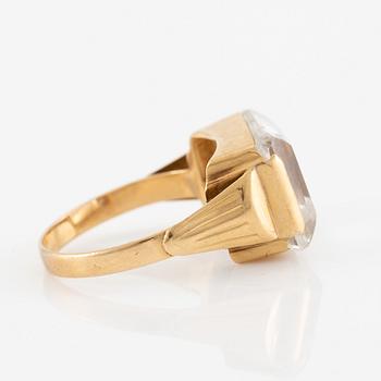 Ring 18K gold with rock crystal.