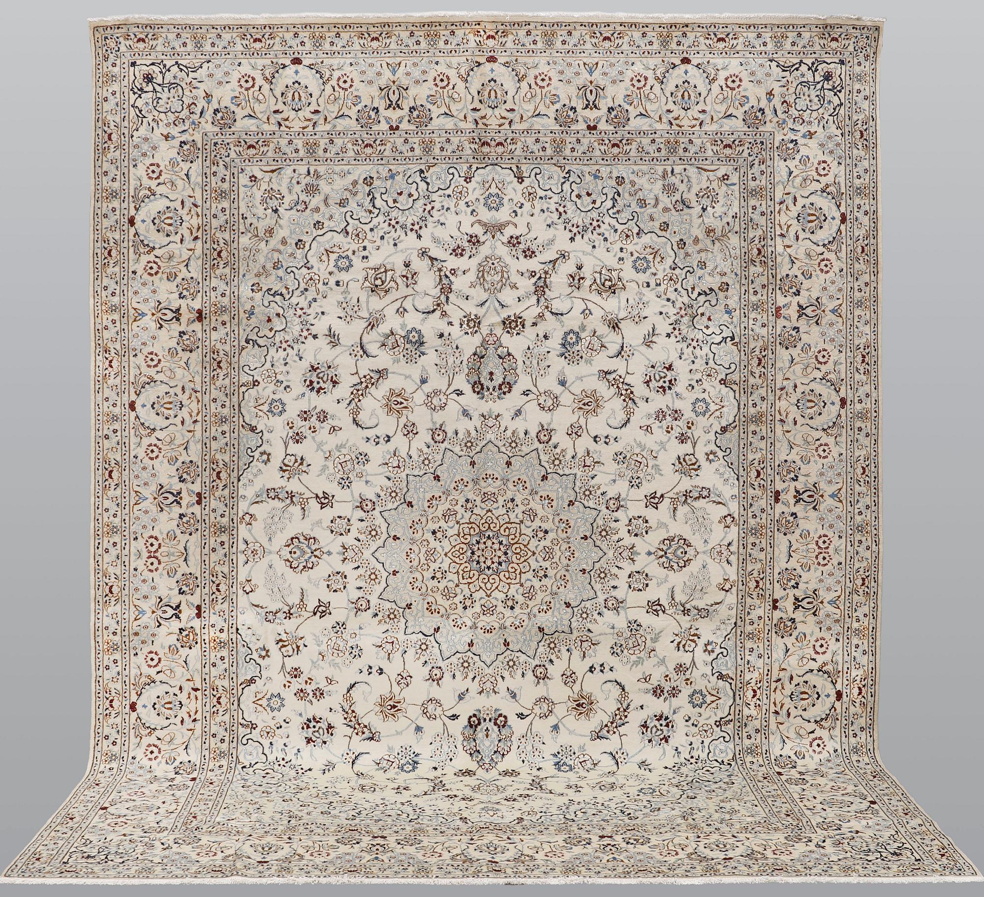 Rug, Nain, part silk, so-called 9LAA, approx. 403 x 303 cm.