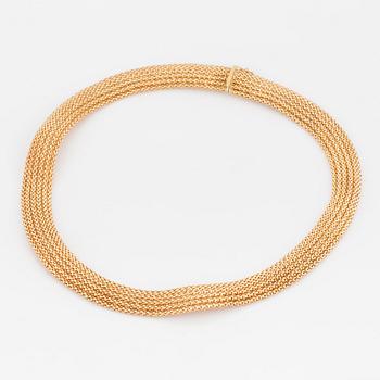 A mesh-link necklace.