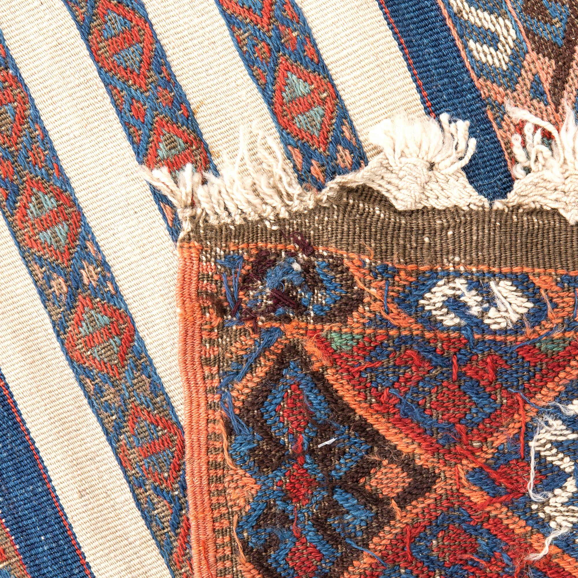 Carpet Bakthiari runner  old 293x93 cm.