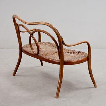 BARNSOFFA, Thonetstil, 1900-talets första hälft.