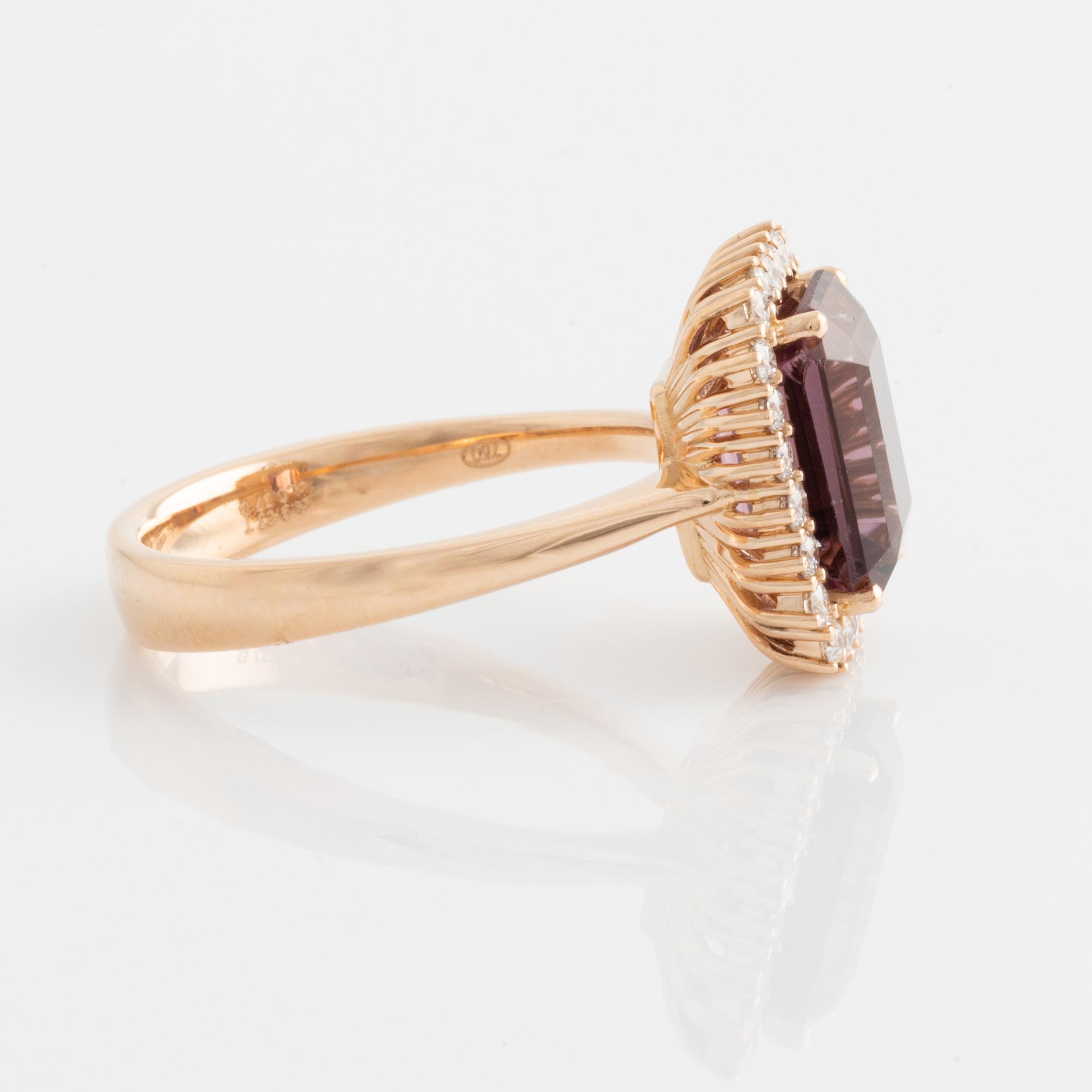 Ring, cocktail ring with tourmaline and brilliant-cut diamonds.