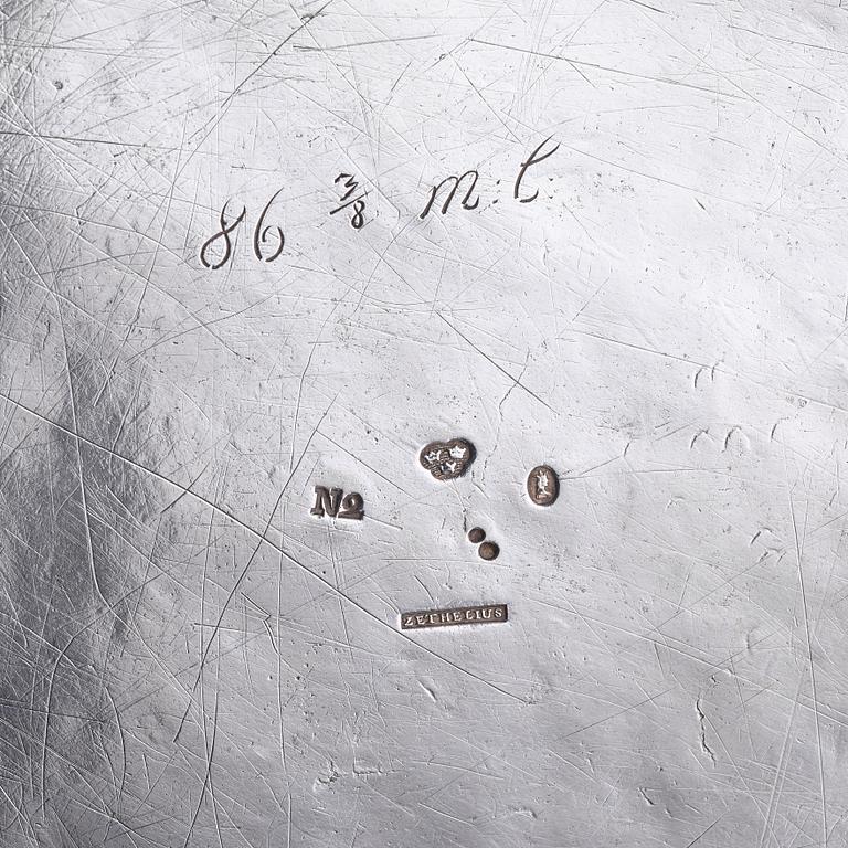 A pair of Swedish 18th century parcel-gilt dishes and cover, mark of Pehr Zethelius, Stockholm 1795.