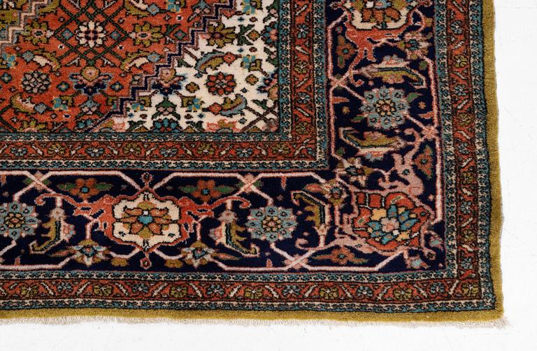 Matta, orientalisk, ca 272 x 208 cm.