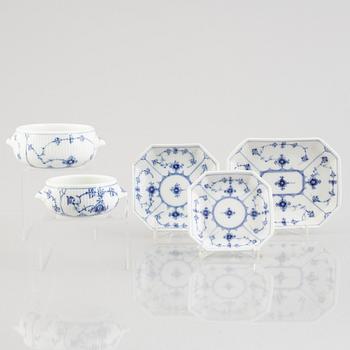 A group of three dishes and two bowls, 'Blue Fluted Plain'/'Musselmalet rifflet', Royal Copenhagen, 1898-1923 and later.