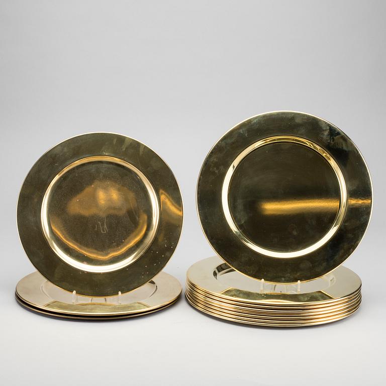 8 + 3 brass serving dishes.