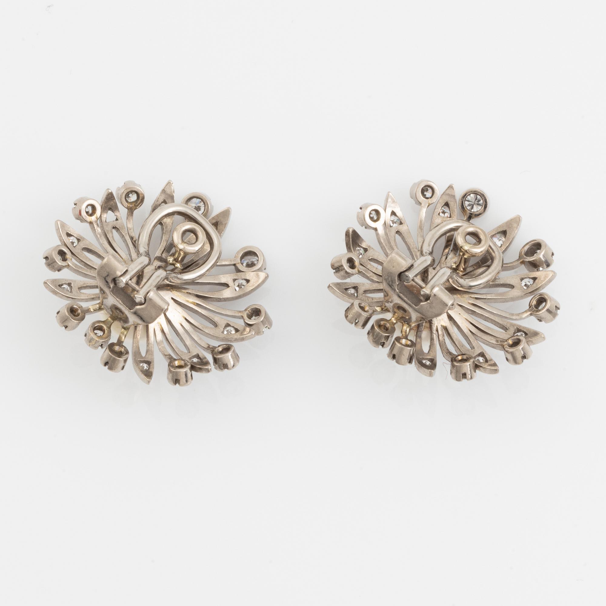 A A Tillander demi-parure suite.