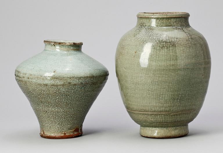 VASER, 2 st, porslin, Kina, Ming-stil, 1900-tal.