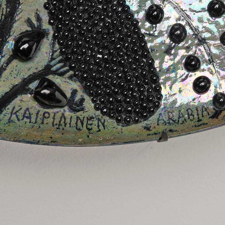 Birger Kaipiainen, a large decorative stoneware dish, Arabia, Finland, probably 1970s.